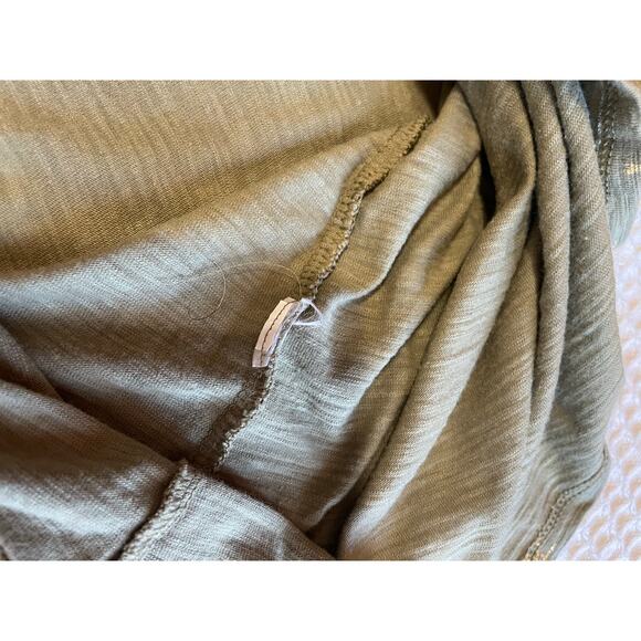 Chico’s The Ultimate Tee Olive Green Palm Tree Print Short Sleeve Size 1 (Med) - Picture 7 of 10